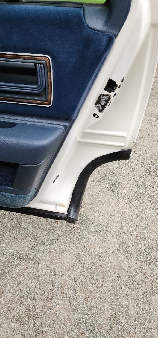 Buick-Roadmaster-1992-Sedan-10