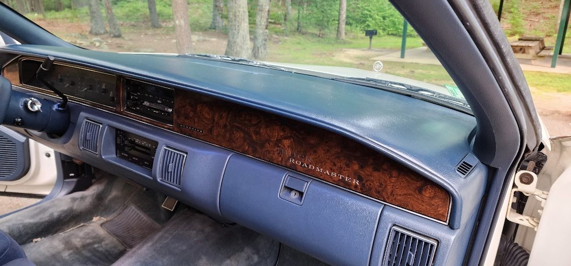 Buick-Roadmaster-1992-Sedan-5