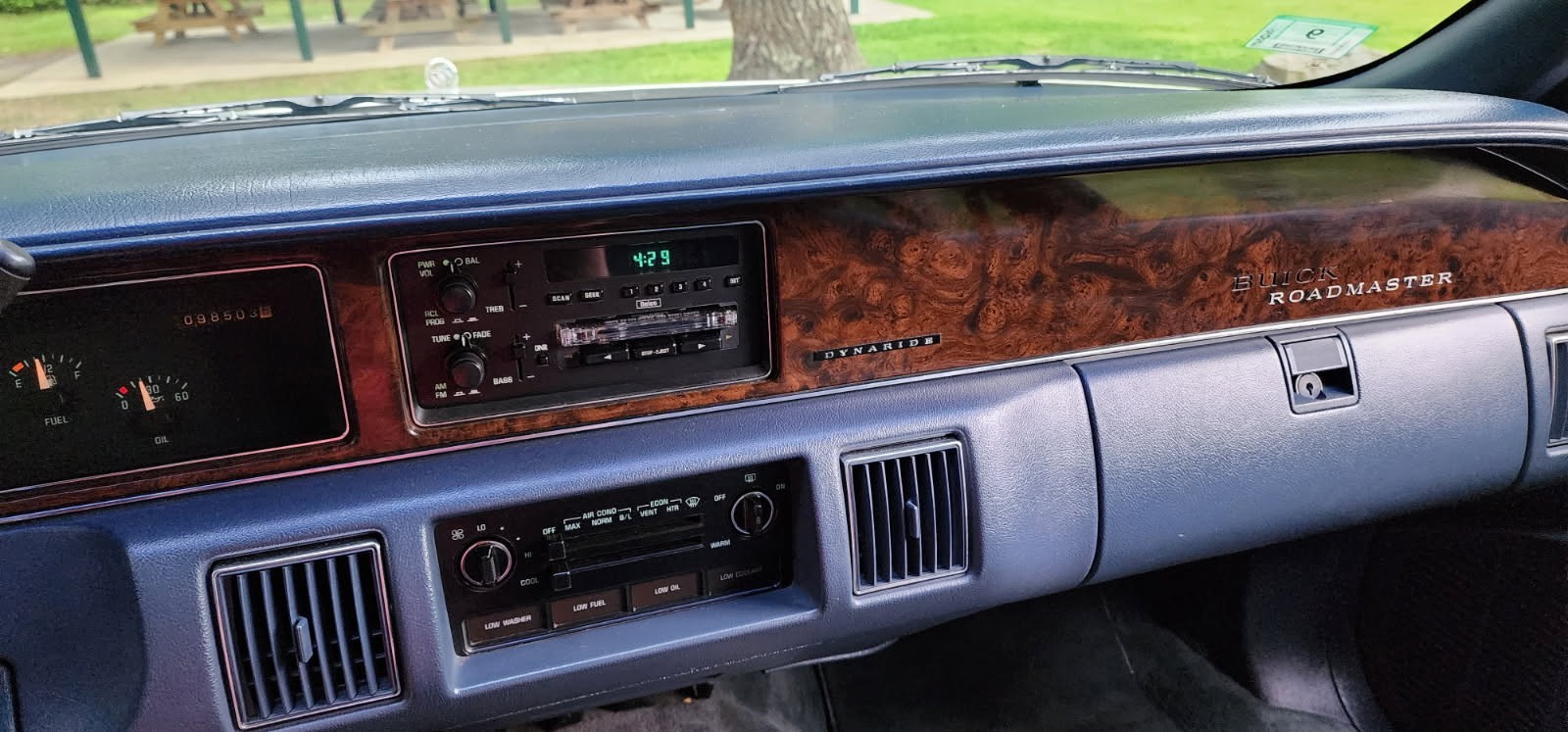 Buick-Roadmaster-1992-Sedan-6
