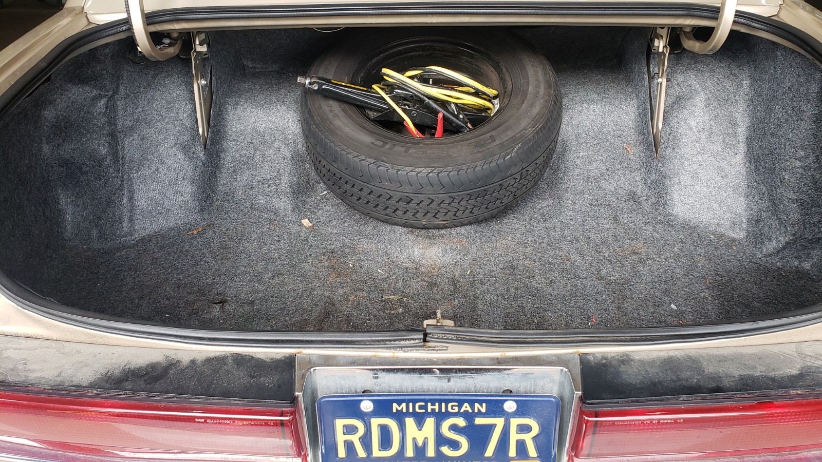Buick-Roadmaster-1993-Sedan-14