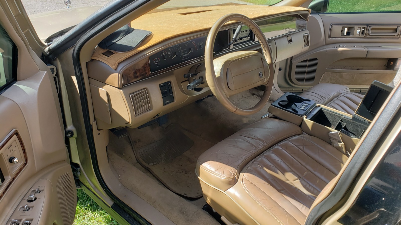 Buick-Roadmaster-1993-Sedan-16