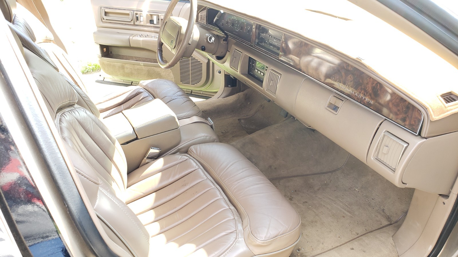 Buick-Roadmaster-1993-Sedan-17