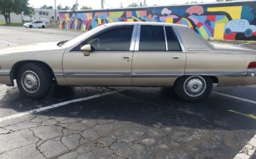 Buick-Roadmaster-1993-Sedan-2