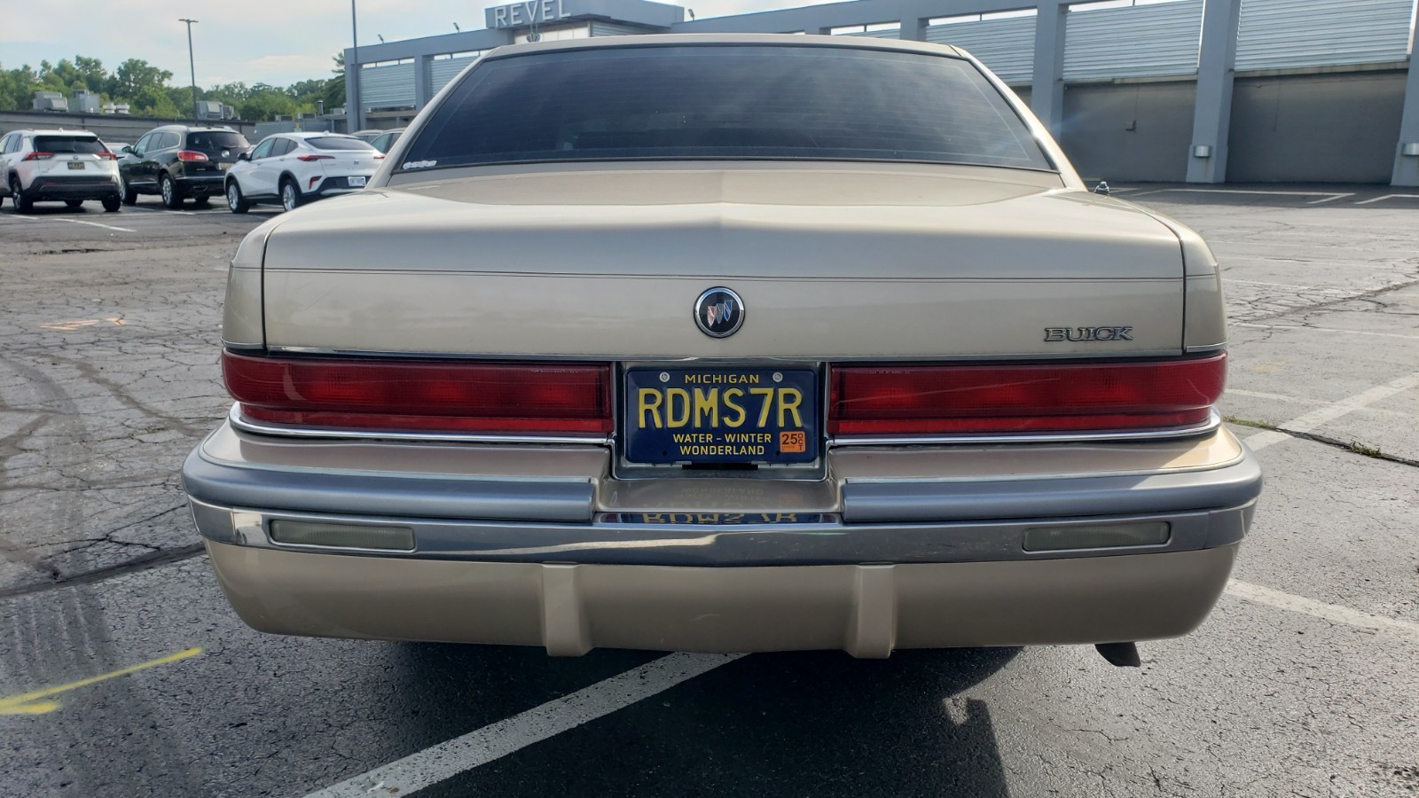Buick-Roadmaster-1993-Sedan-4