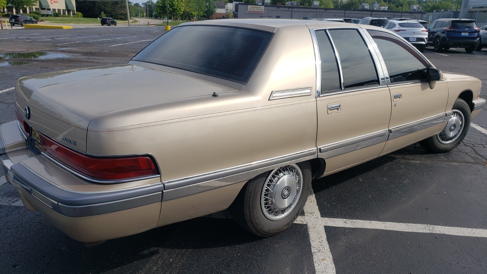 Buick-Roadmaster-1993-Sedan-5