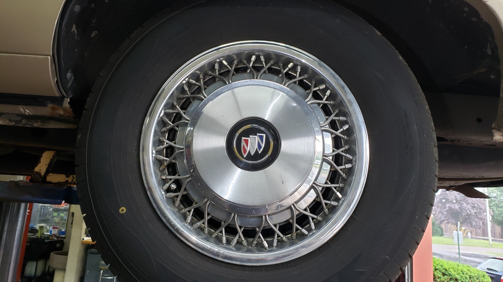 Buick-Roadmaster-1993-Sedan-8