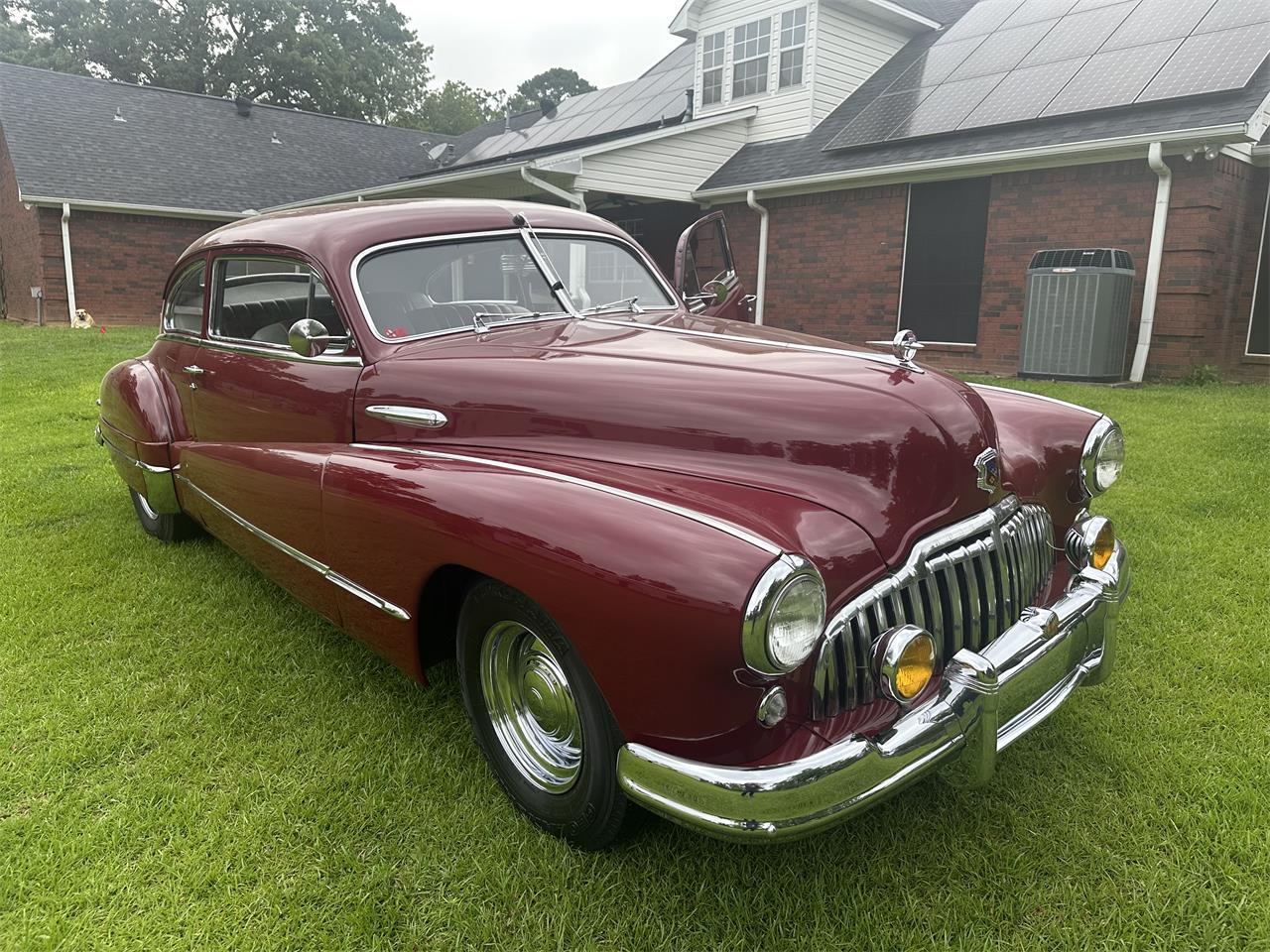 Buick-Sedanette-1946-Ruby-red-maroon-Red-and-silver-19