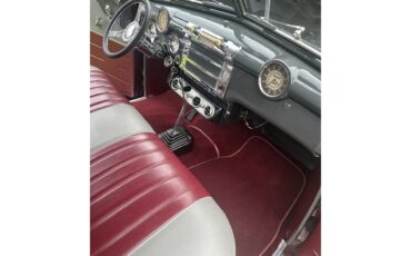 Buick-Sedanette-1946-Ruby-red-maroon-Red-and-silver-37
