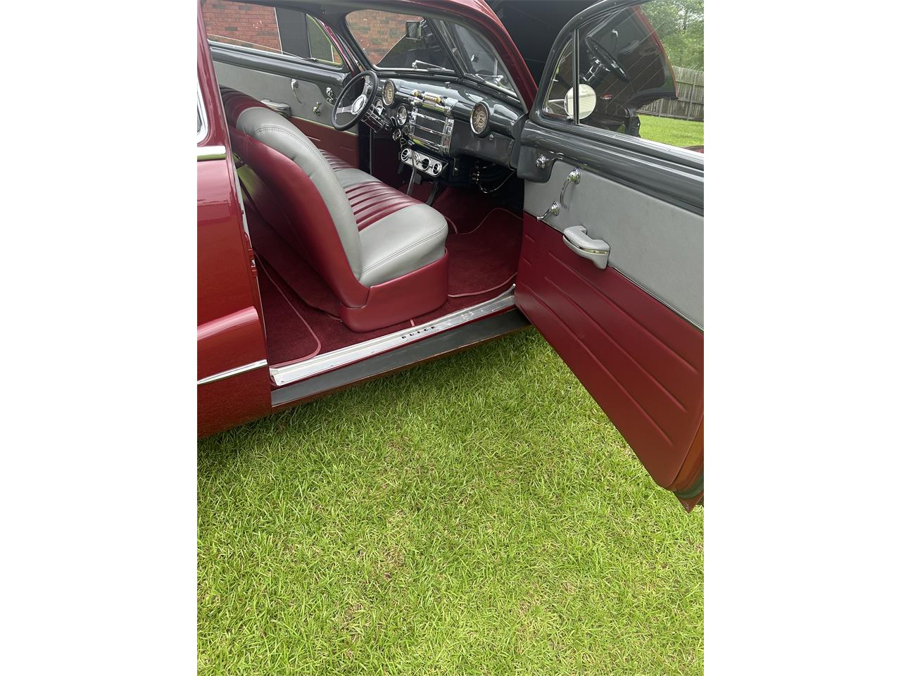 Buick-Sedanette-1946-Ruby-red-maroon-Red-and-silver-39