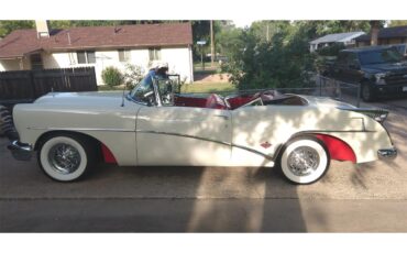 Buick-Skylark-1954-Arctic-White-Helsinki-Red-1
