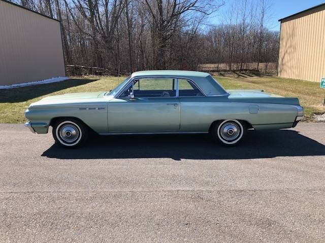 Buick-Skylark-1963-Green-Black-Vinyl-5