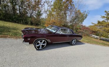 Buick-Skylark-1966-Candy-Cranberry-red-White-and-leather-11