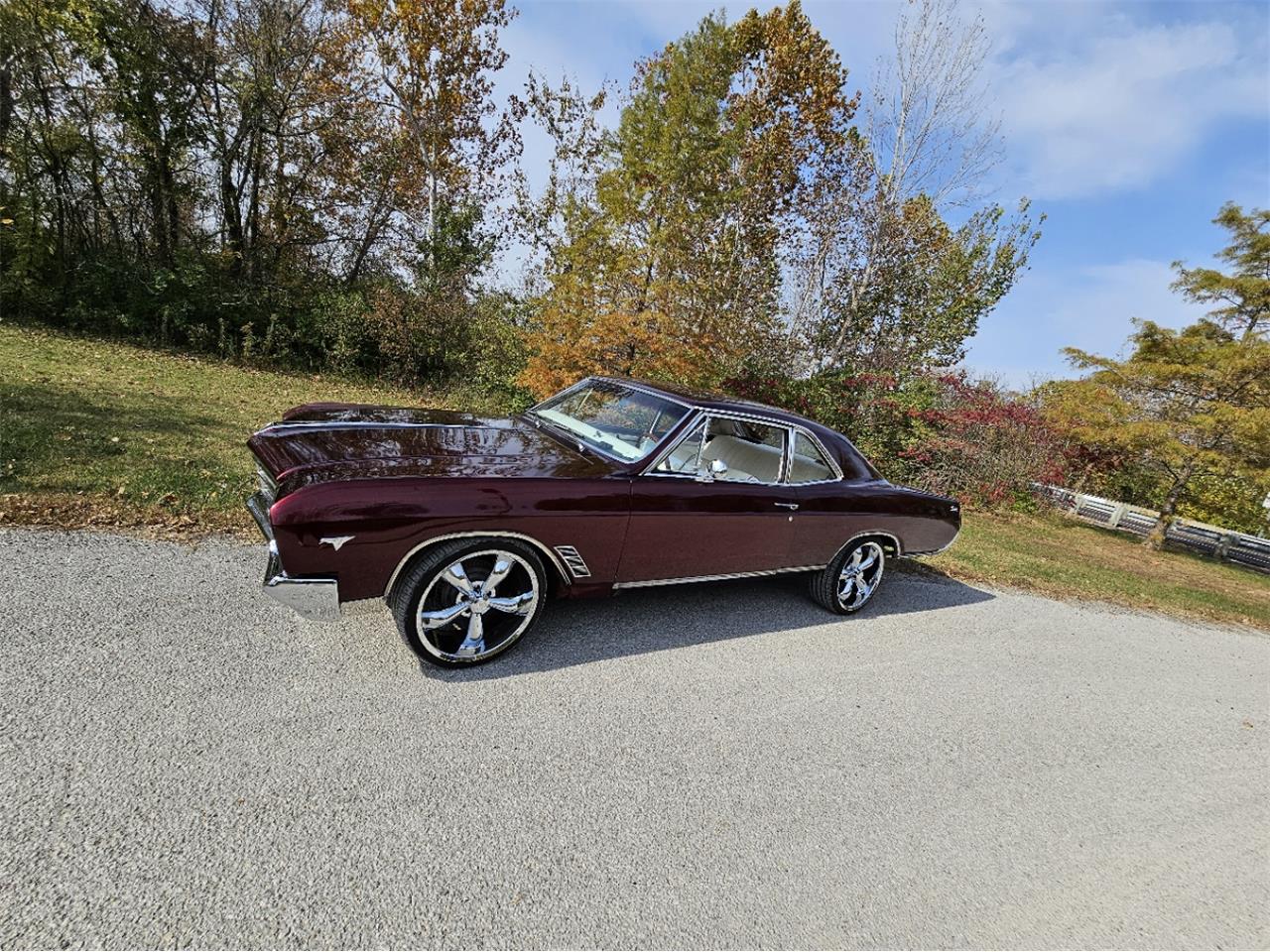 Buick-Skylark-1966-Candy-Cranberry-red-White-and-leather-11