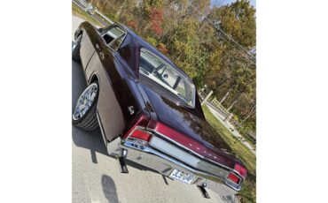 Buick-Skylark-1966-Candy-Cranberry-red-White-and-leather-18