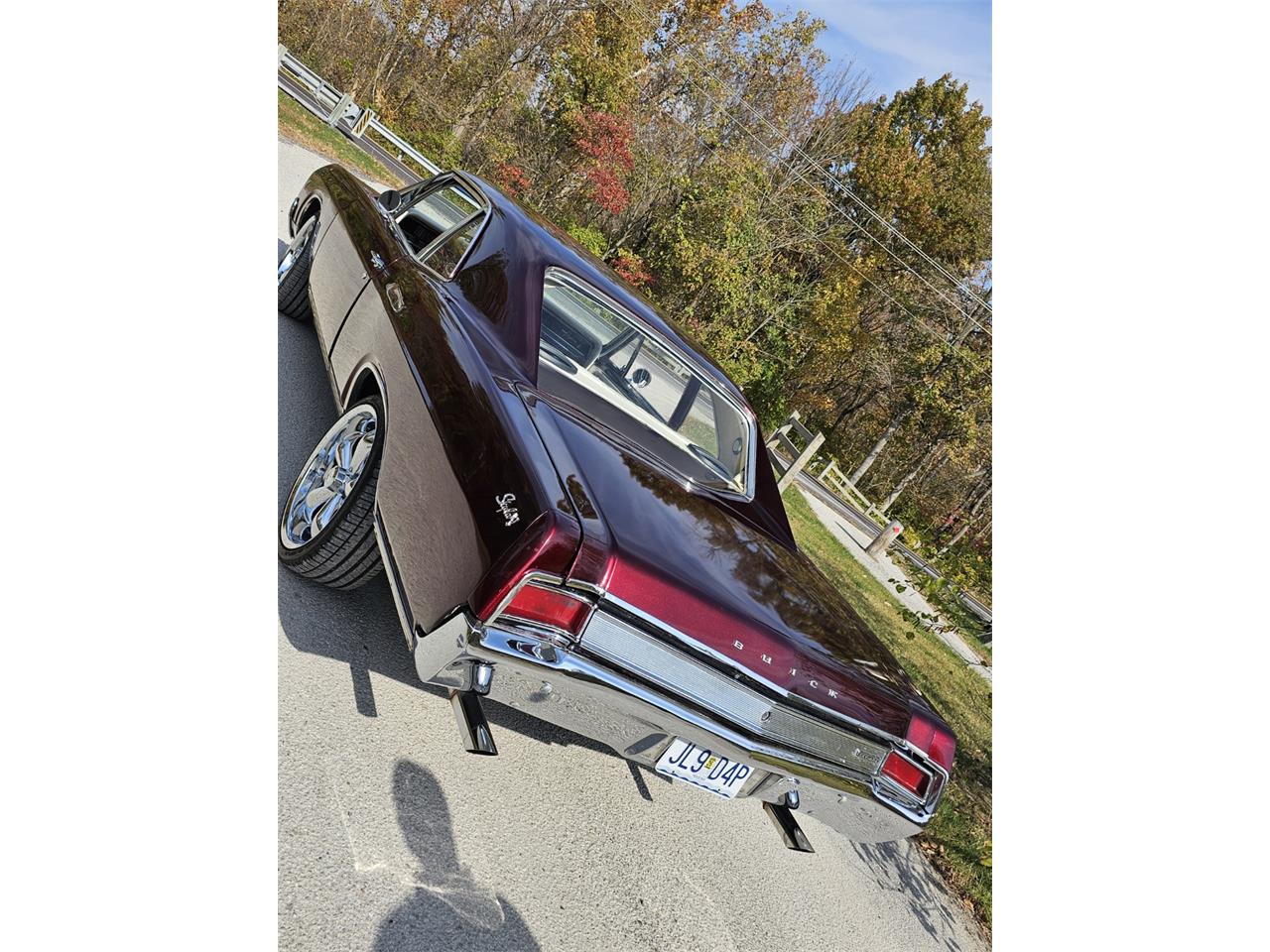 Buick-Skylark-1966-Candy-Cranberry-red-White-and-leather-18