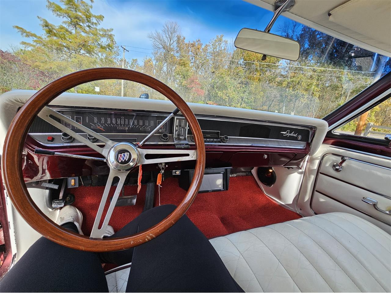 Buick-Skylark-1966-Candy-Cranberry-red-White-and-leather-3