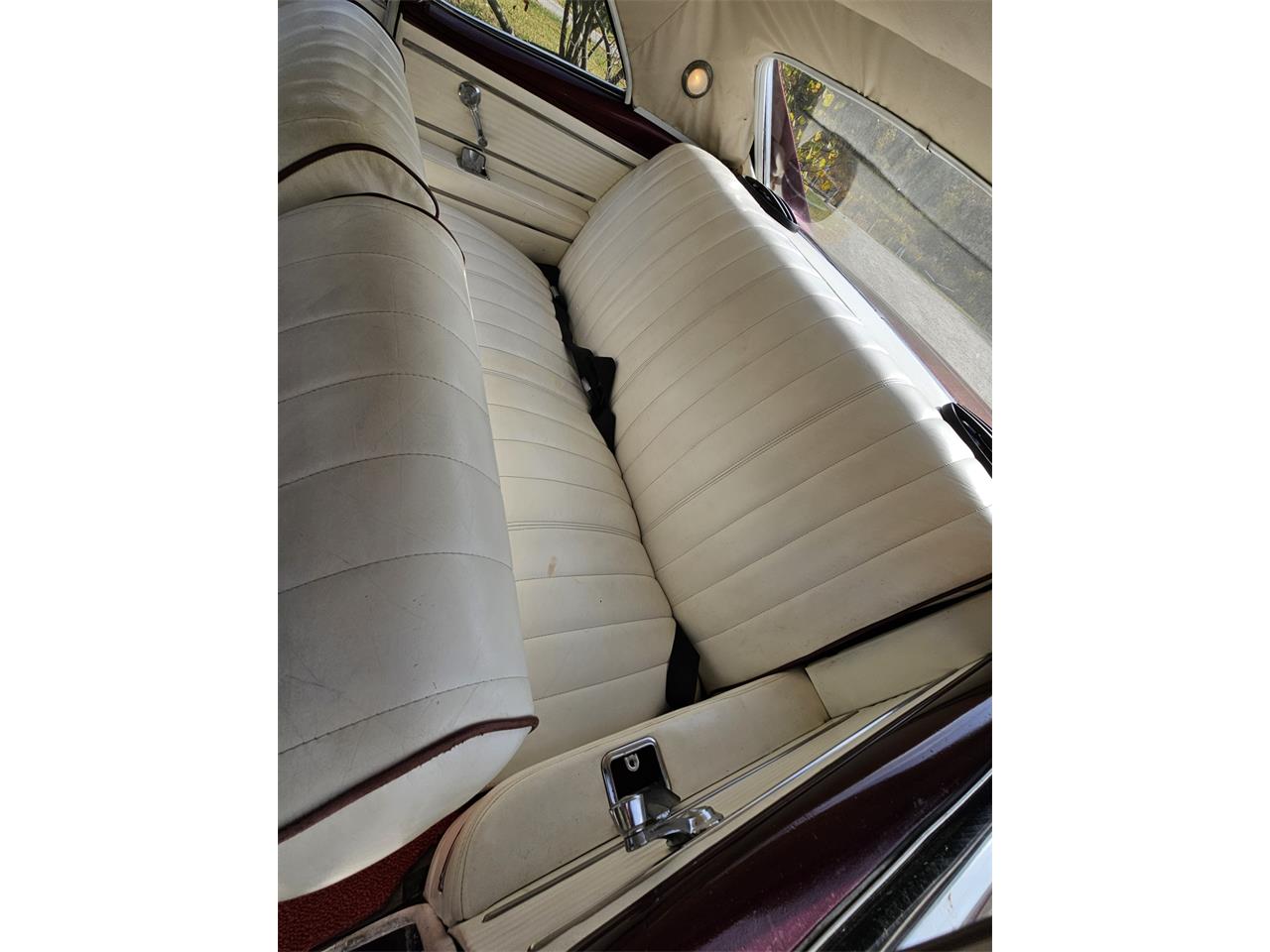 Buick-Skylark-1966-Candy-Cranberry-red-White-and-leather-9