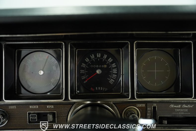 Buick-Skylark-1971-Nocturn-Blue-White-39