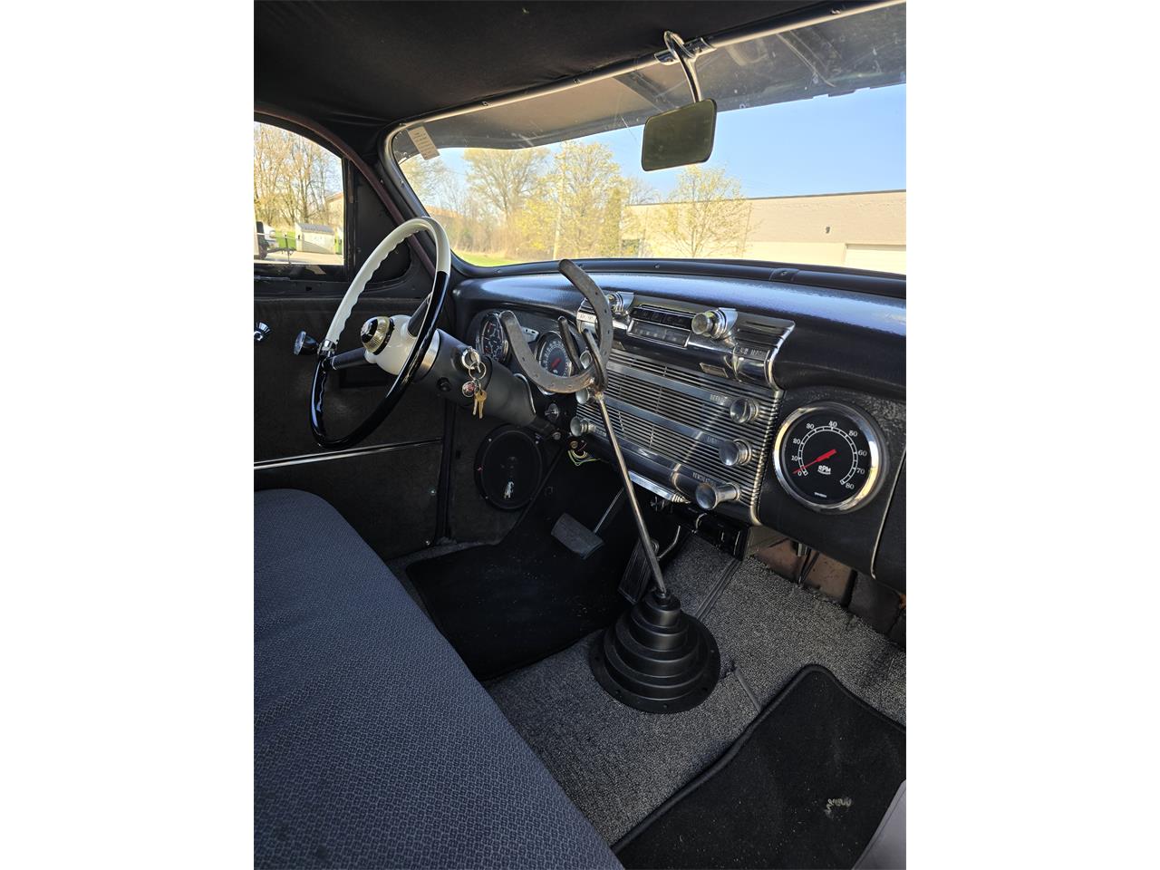 Buick-Special-1952-Black-Gray-2
