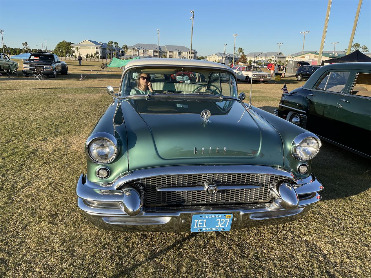 Buick-Special-1955-Green-White-Green-White-2