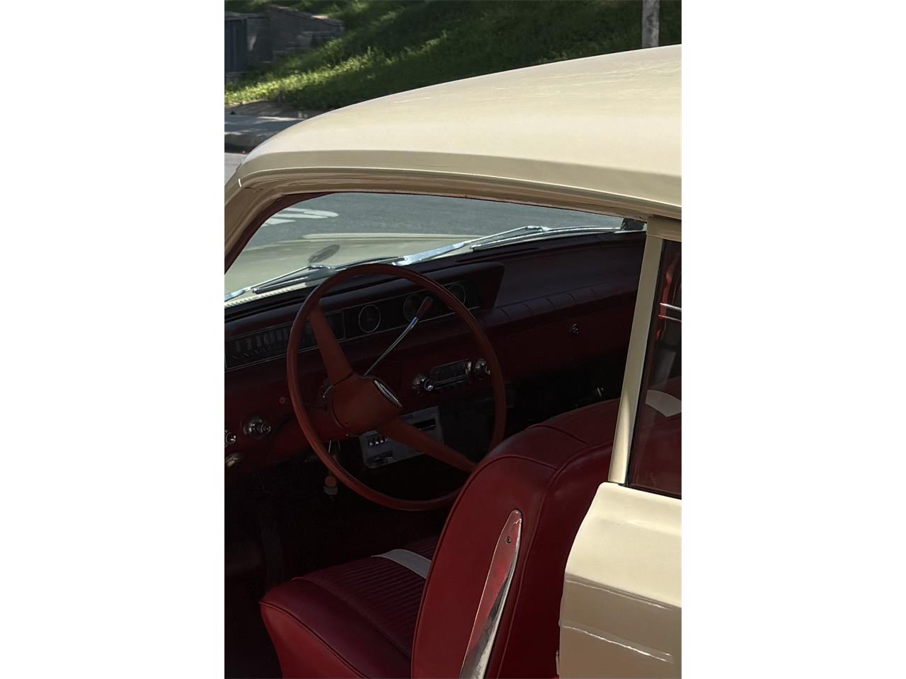 Buick-Special-1963-Tan-Red-@-white-4