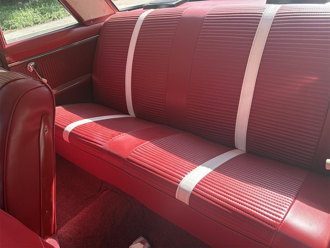 Buick-Special-1963-Tan-Red-@-white-8