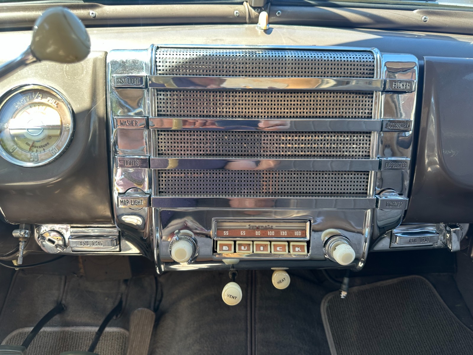 Buick-Special-8-1947-Sedan-20