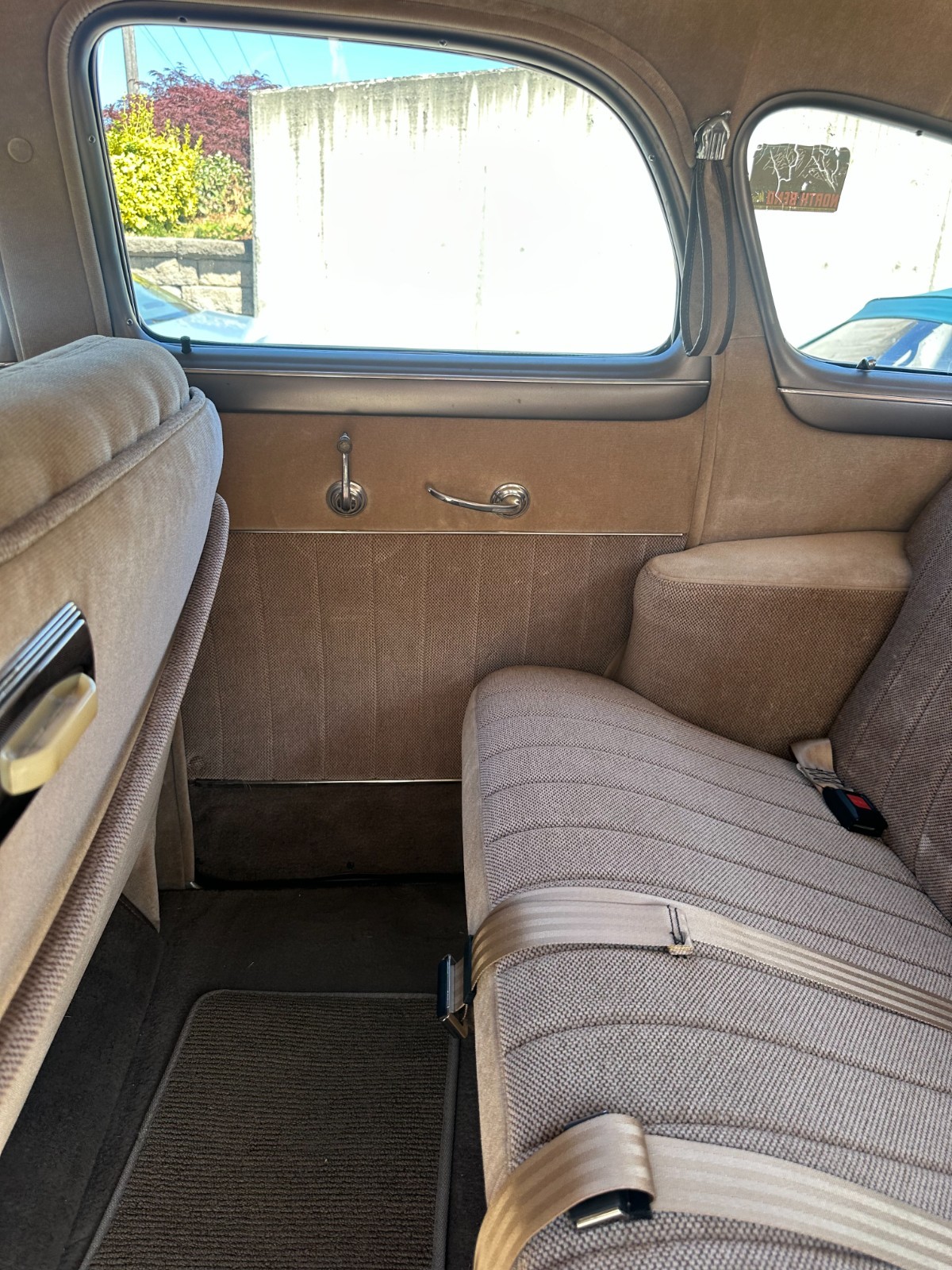 Buick-Special-8-1947-Sedan-6