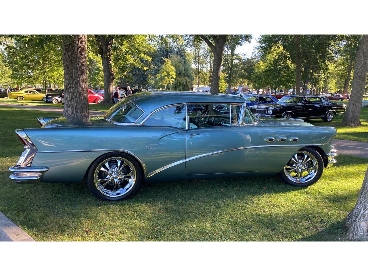 Buick-Special-riviera-1956-Blue-Black-and-white-40