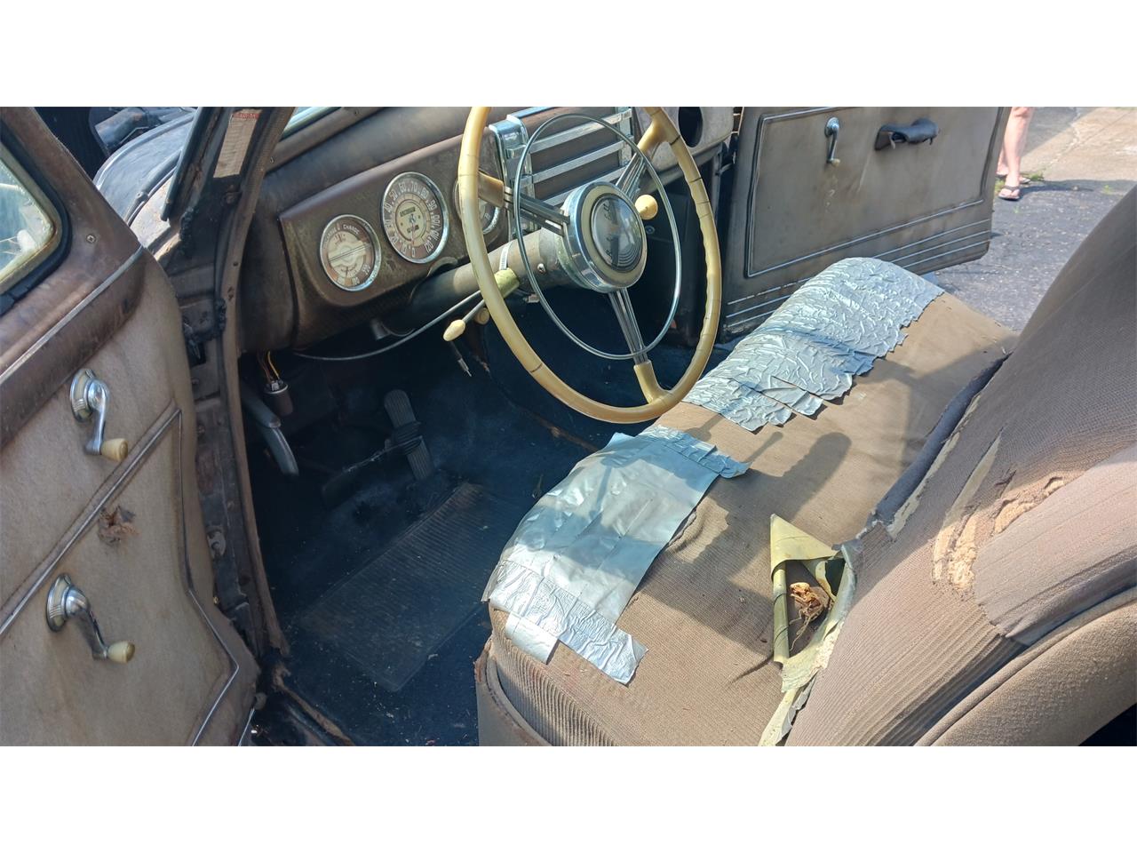 Buick-Super-1941-Black-Tan-11