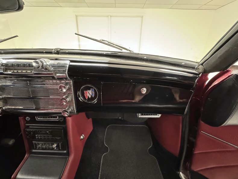 Buick-Super-series-50-1950-Candy-Brandywine-Black-44