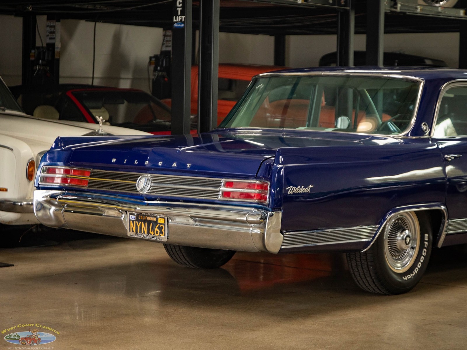 Buick-Wildcat-1964-4-Door-Sedan-19