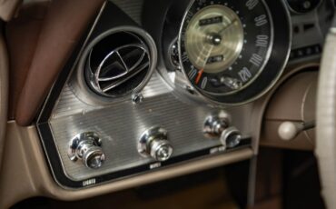 Buick-Wildcat-1964-4-Door-Sedan-29
