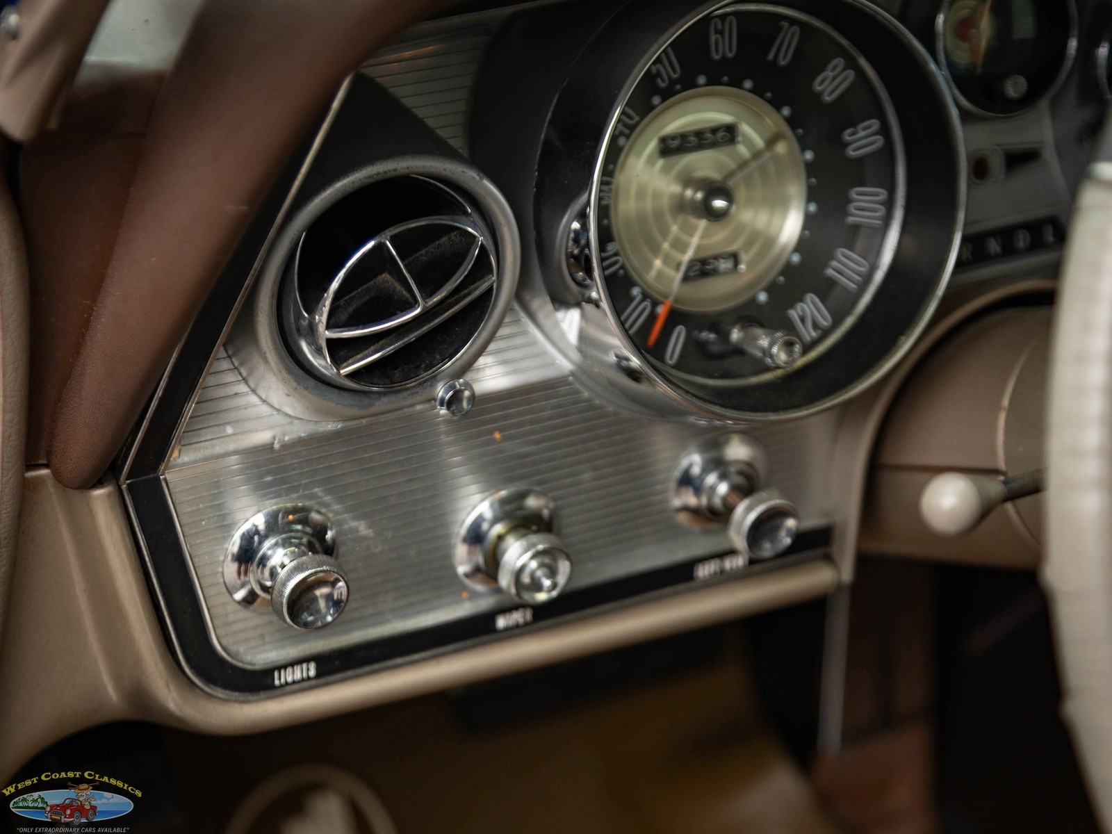 Buick-Wildcat-1964-4-Door-Sedan-29