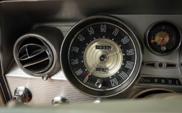 Buick-Wildcat-1964-4-Door-Sedan-30