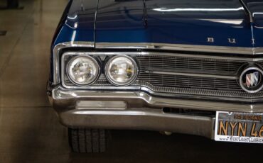Buick-Wildcat-1964-4-Door-Sedan-9