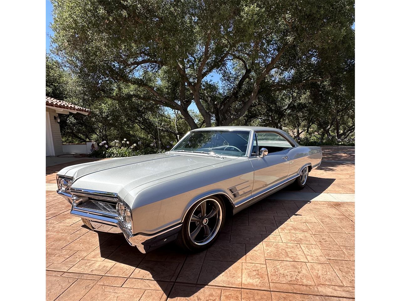 Buick-Wildcat-1965-Silver-Silver-Black-1