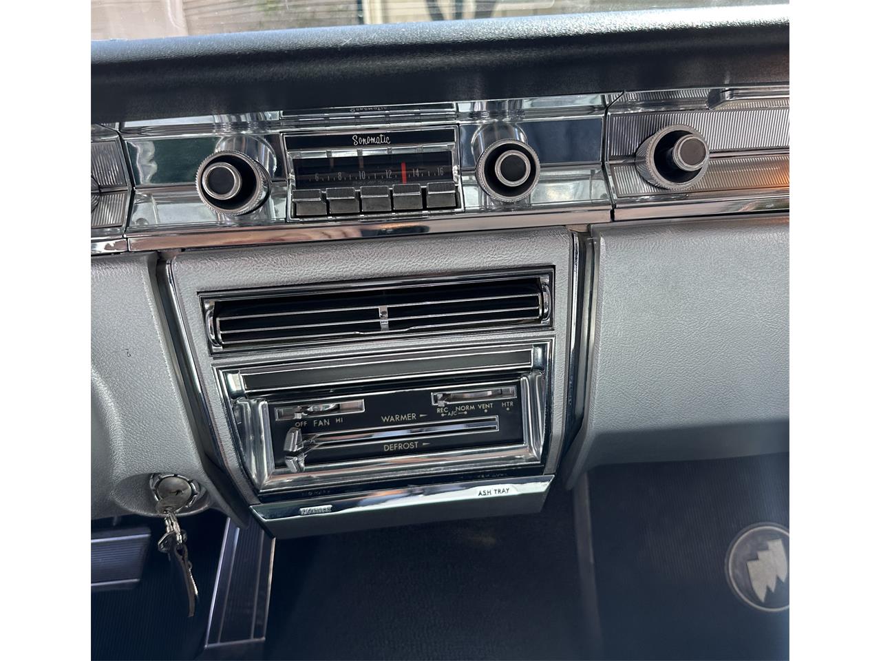 Buick-Wildcat-1965-Silver-Silver-Black-18