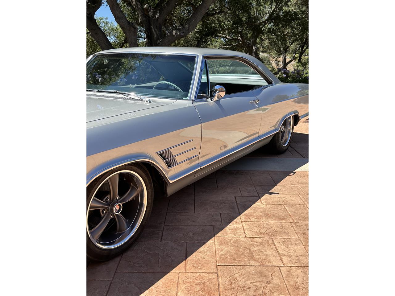 Buick-Wildcat-1965-Silver-Silver-Black-2