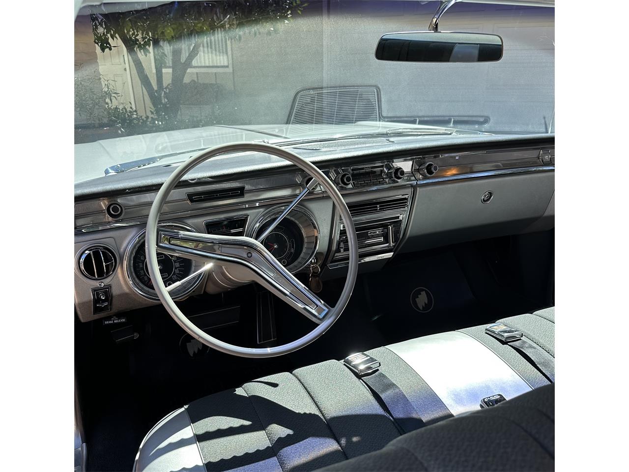 Buick-Wildcat-1965-Silver-Silver-Black-26