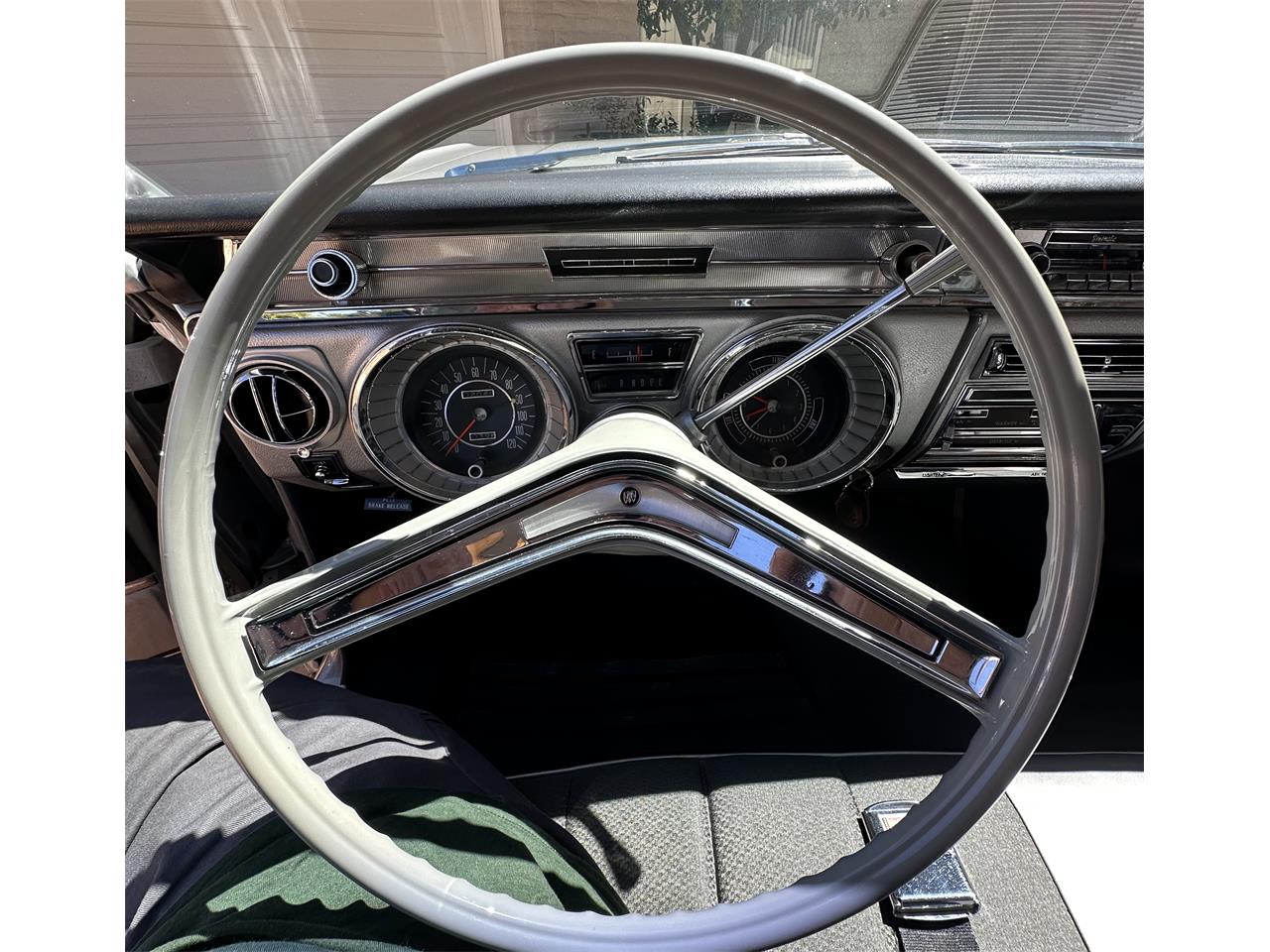 Buick-Wildcat-1965-Silver-Silver-Black-27