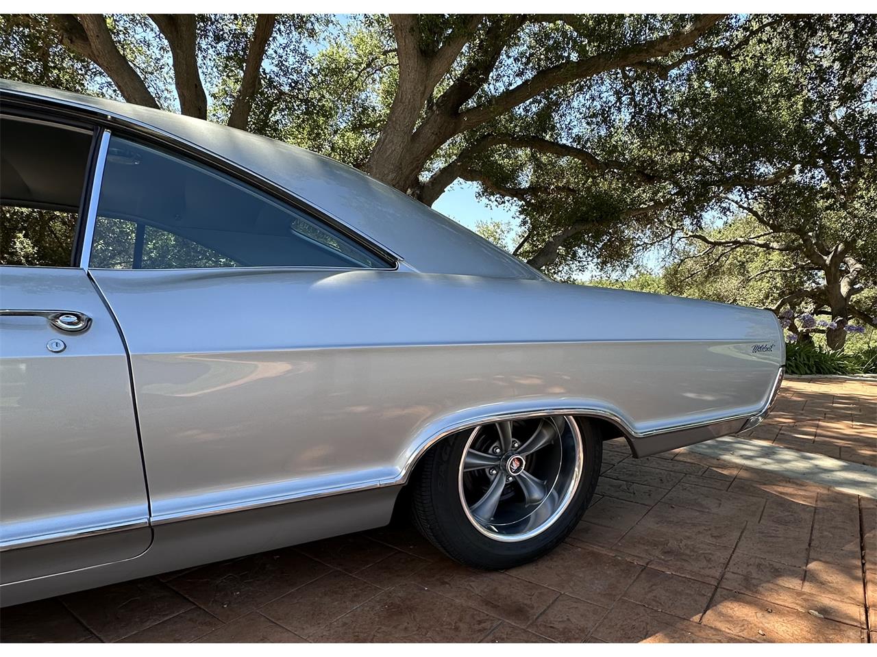 Buick-Wildcat-1965-Silver-Silver-Black-32