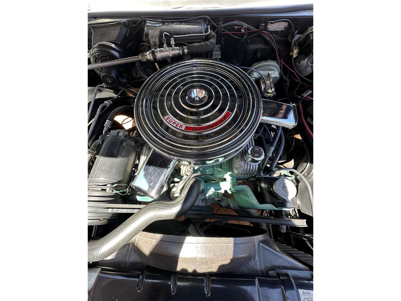 Buick-Wildcat-1965-Silver-Silver-Black-36