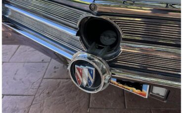 Buick-Wildcat-1965-Silver-Silver-Black-39