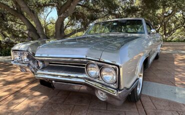 Buick-Wildcat-1965-Silver-Silver-Black-4