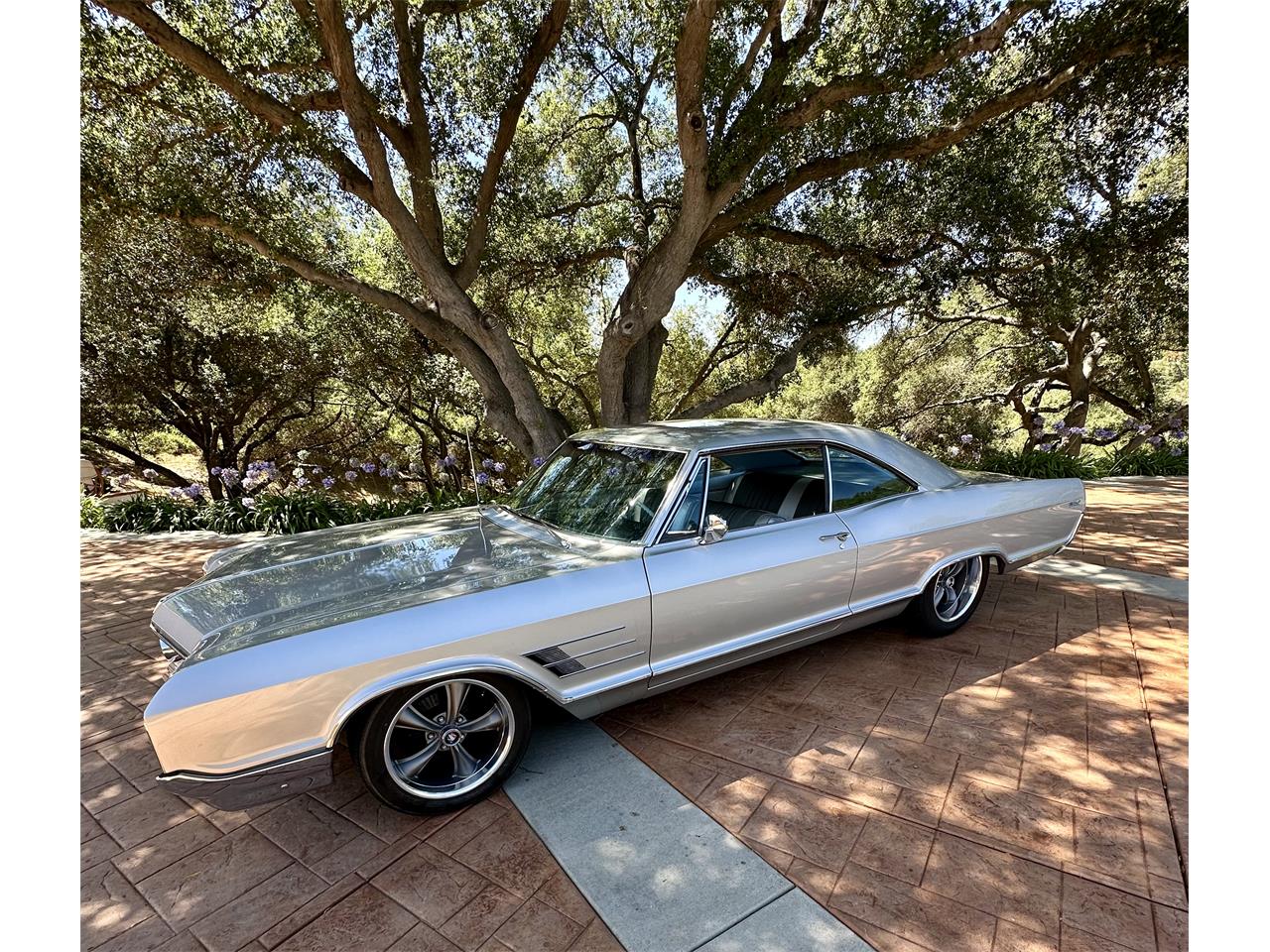 Buick-Wildcat-1965-Silver-Silver-Black-42