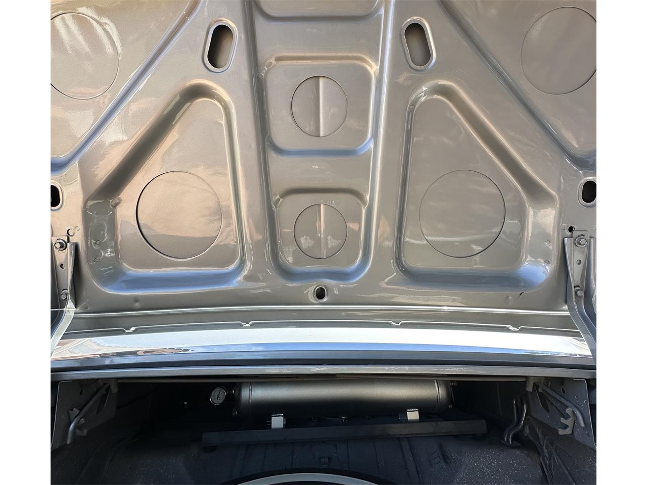 Buick-Wildcat-1965-Silver-Silver-Black-52