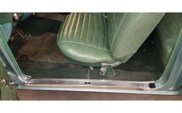 Buick-Wildcat-1966-Foam-Green-Green-10