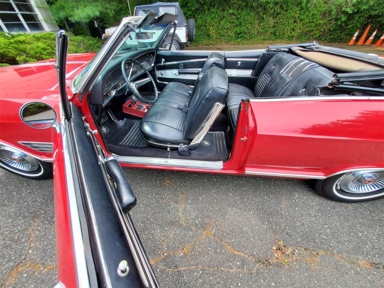 Buick-Wildcat-1966-Red-Black-3