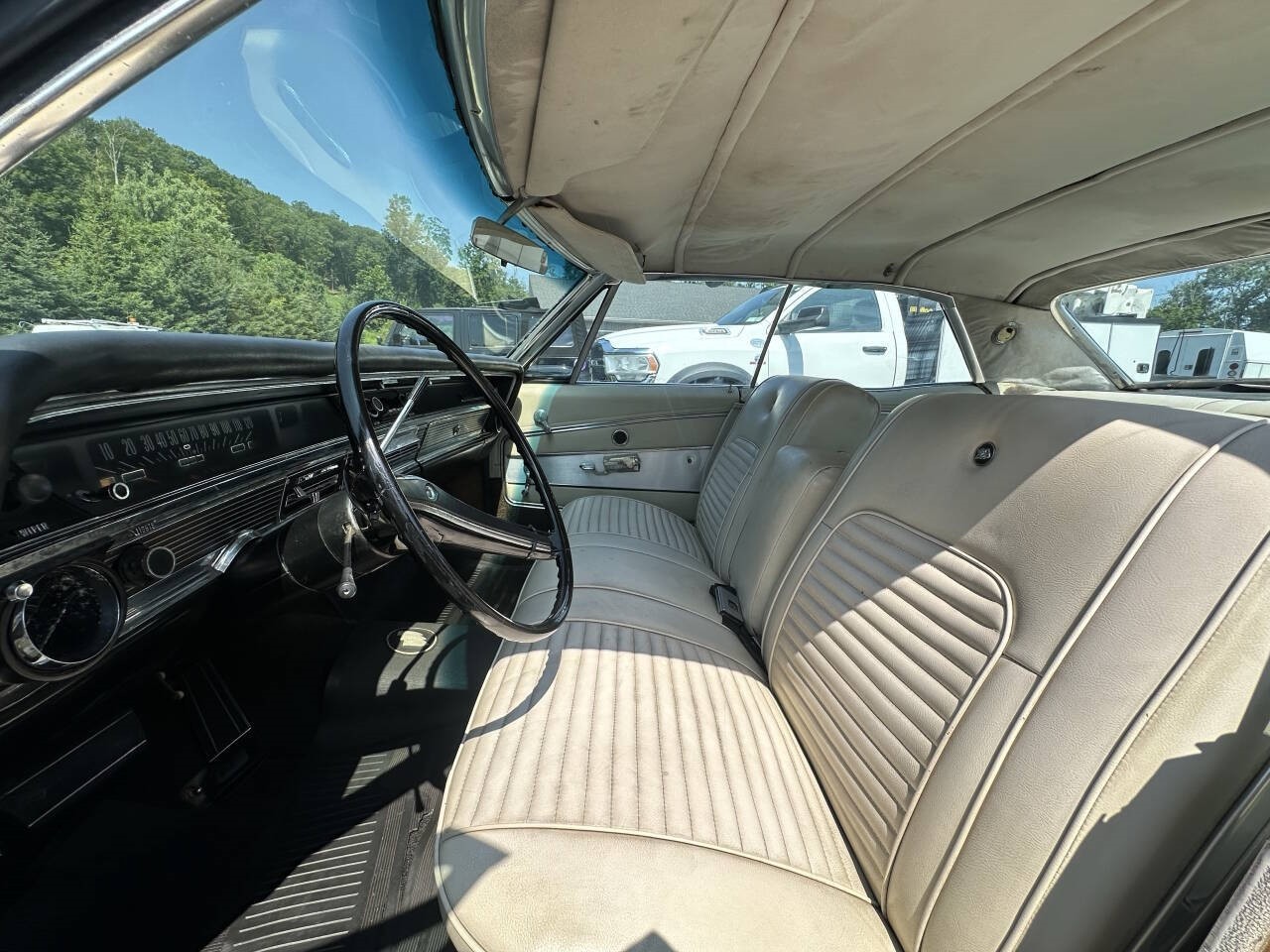Buick-Wildcat-1966-Sedan-10